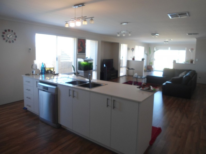 18 Rubens Circuit, Baldivis WA 6171