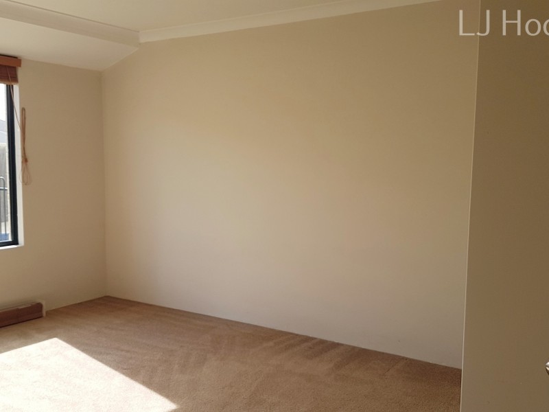 6 Frenchmans Crescent, Secret Harbour WA 6173