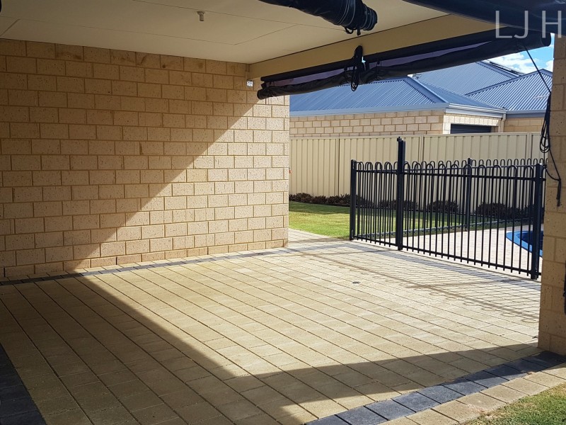 6 Frenchmans Crescent, Secret Harbour WA 6173