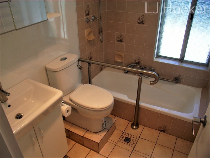 2 Genie Court, Cooloongup WA 6168