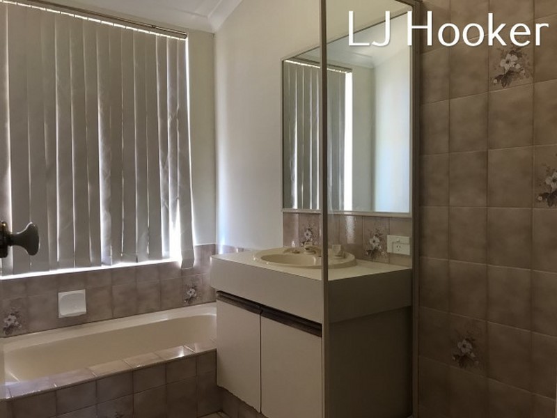 33 Nabberu Loop, Cooloongup WA 6168