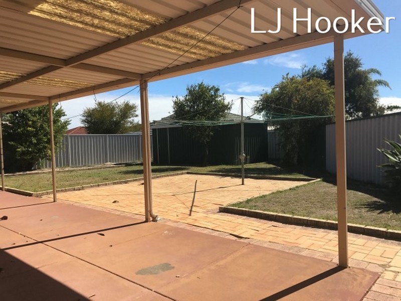33 Nabberu Loop, Cooloongup WA 6168