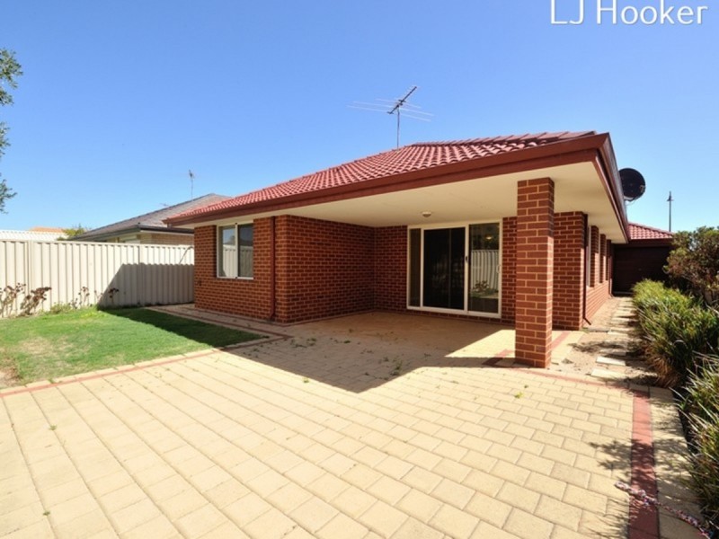 6 Dunsky Pass, Secret Harbour WA 6173