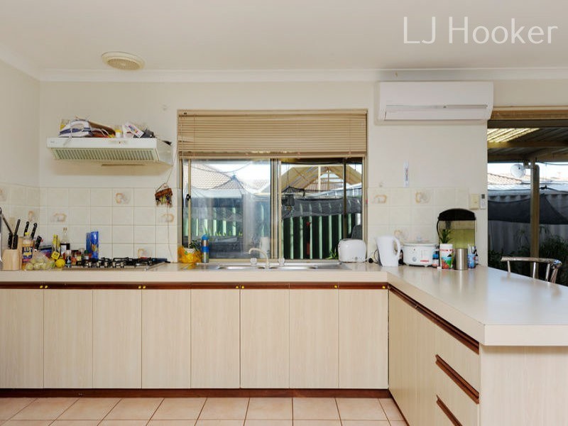 33 Nabberu Loop, Cooloongup WA 6168