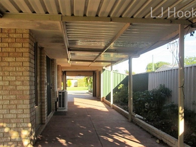 33 Nabberu Loop, Cooloongup WA 6168