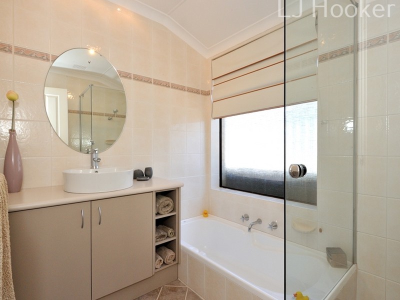 13 Bonnydoon Court, Cooloongup WA 6168