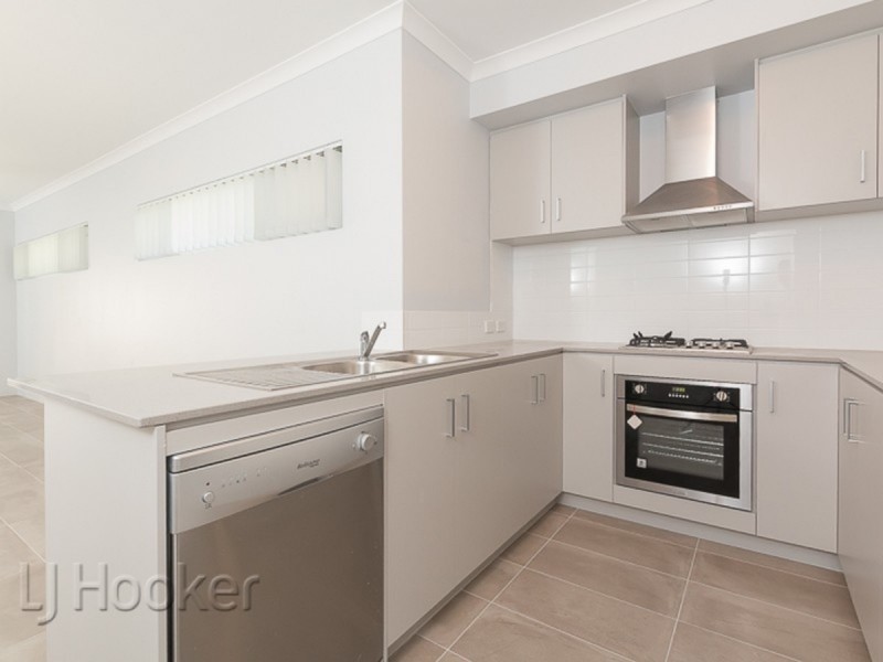 3/5 King George Street, Shoalwater WA 6169