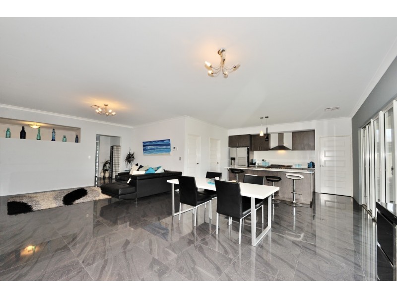 16 Peacock Avenue, Singleton WA 6175