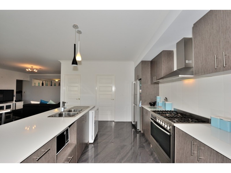 16 Peacock Avenue, Singleton WA 6175