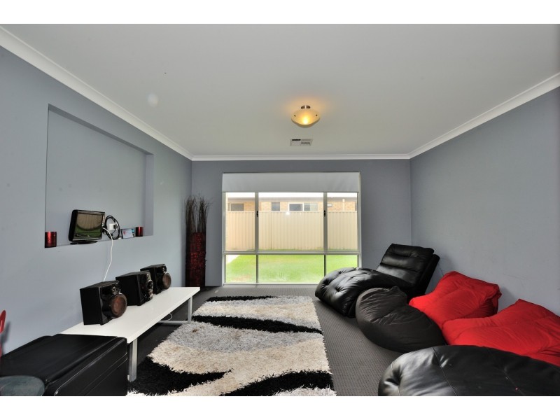 16 Peacock Avenue, Singleton WA 6175