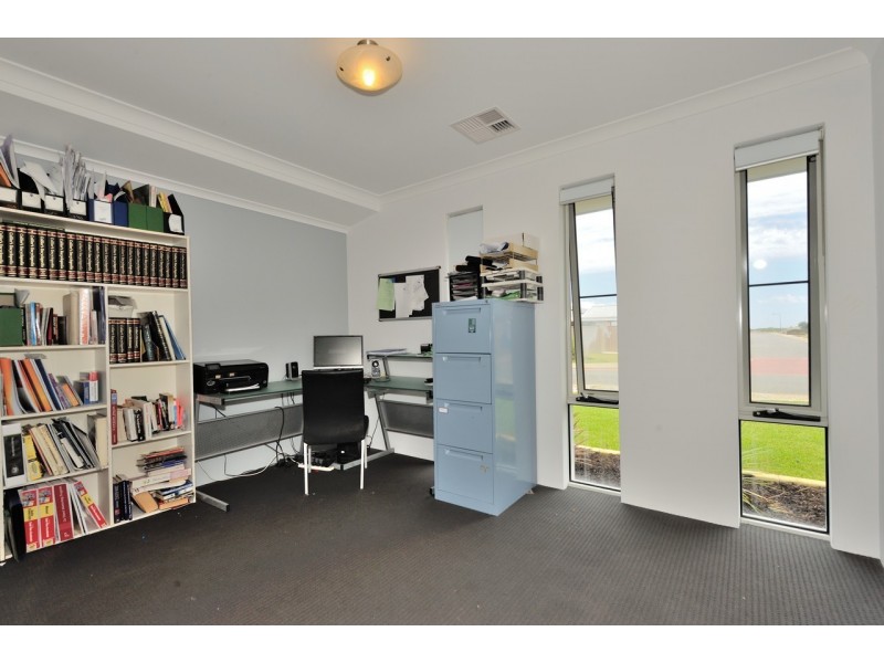 16 Peacock Avenue, Singleton WA 6175