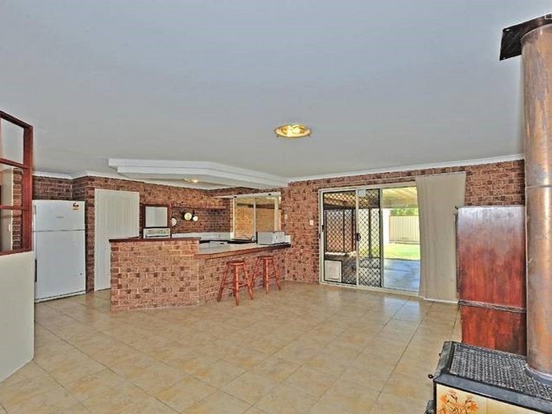 1 Delray Close, Warnbro WA 6169