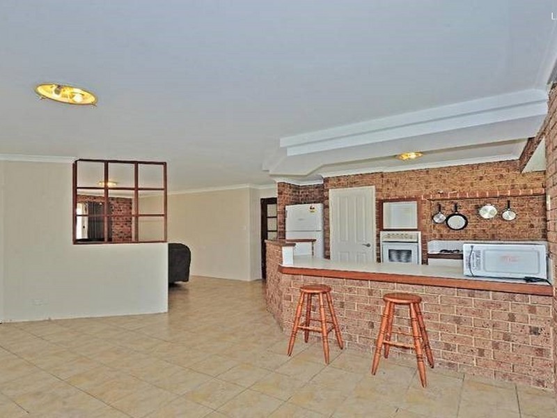 1 Delray Close, Warnbro WA 6169