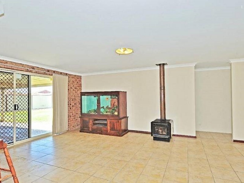 1 Delray Close, Warnbro WA 6169