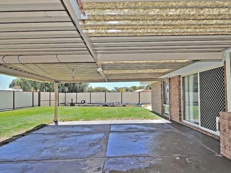 1 Delray Close, Warnbro WA 6169