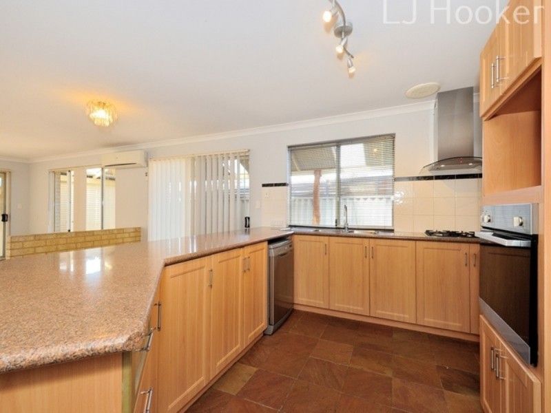 4 Eiffel Crescent, Port Kennedy WA 6172