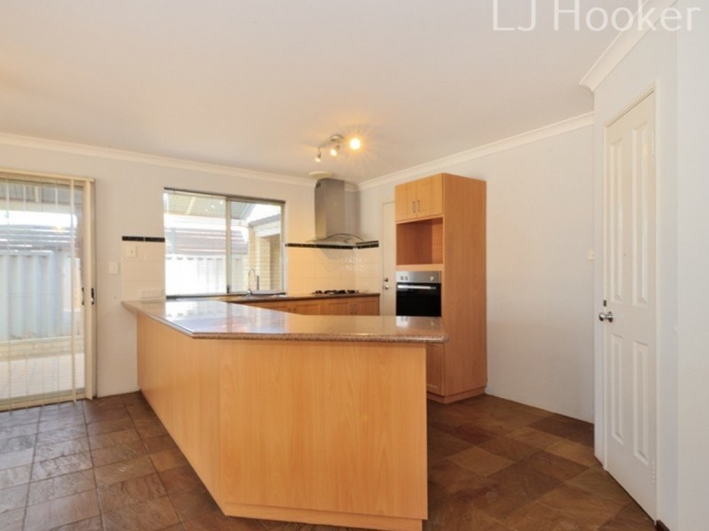 4 Eiffel Crescent, Port Kennedy WA 6172