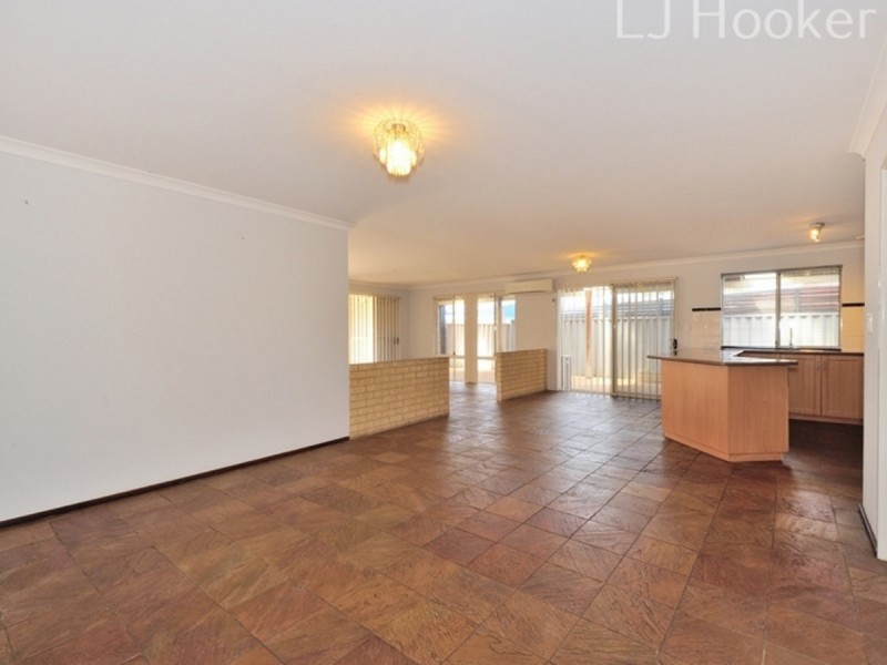 4 Eiffel Crescent, Port Kennedy WA 6172