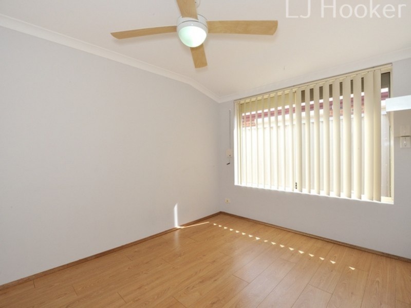 4 Eiffel Crescent, Port Kennedy WA 6172