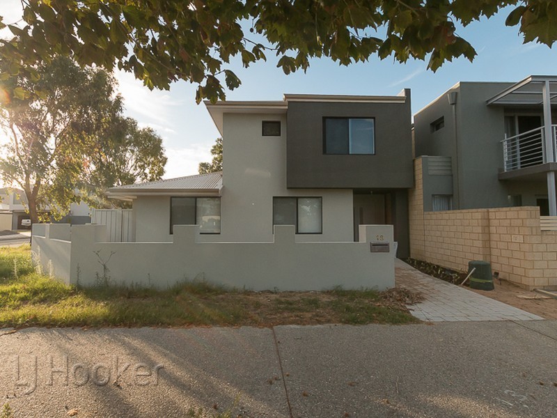 18 Emma Street, Rockingham WA 6168