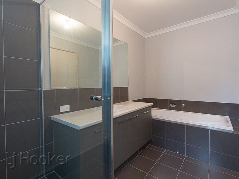 18 Emma Street, Rockingham WA 6168