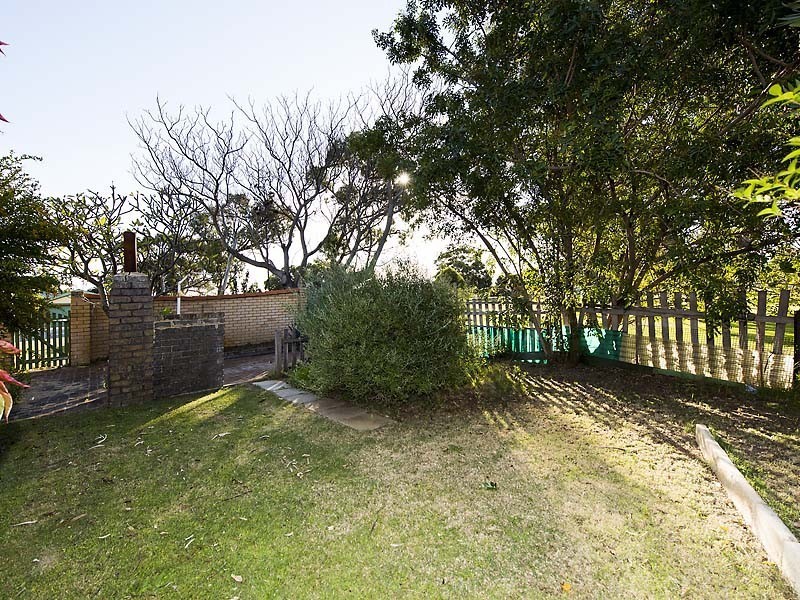 12 Harley Close, Safety Bay WA 6169