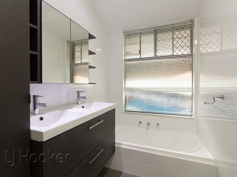 65 Kingsbridge Road, Warnbro WA 6169