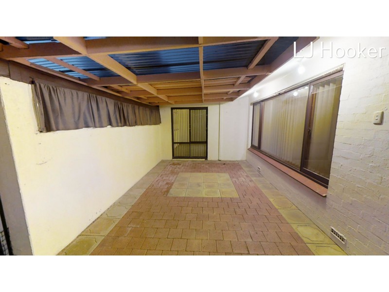 40 Axminster Street, Warnbro WA 6169