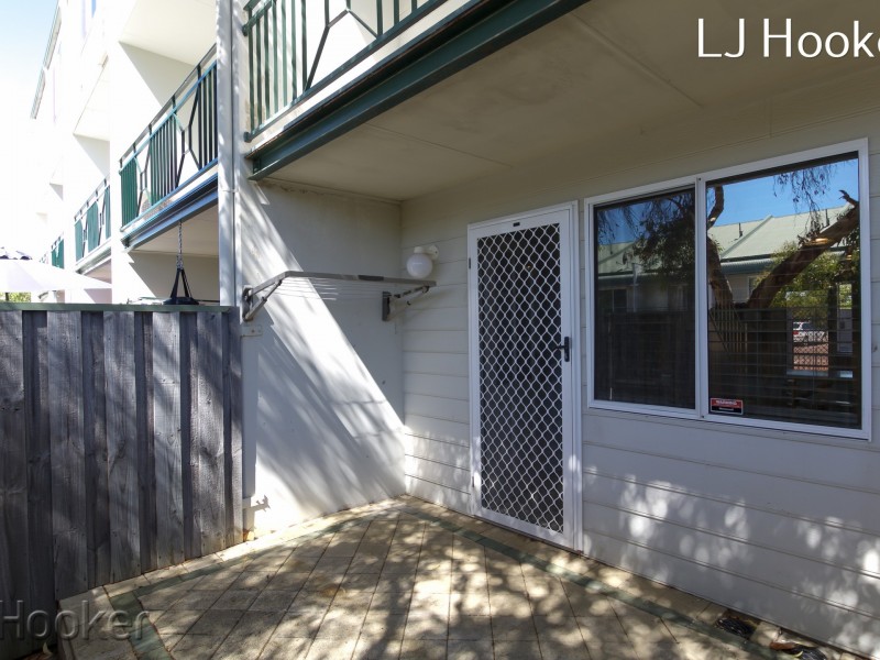Unit 1/52 Kent Street, Rockingham WA 6168