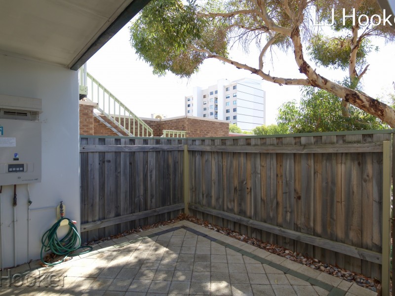 Unit 1/52 Kent Street, Rockingham WA 6168