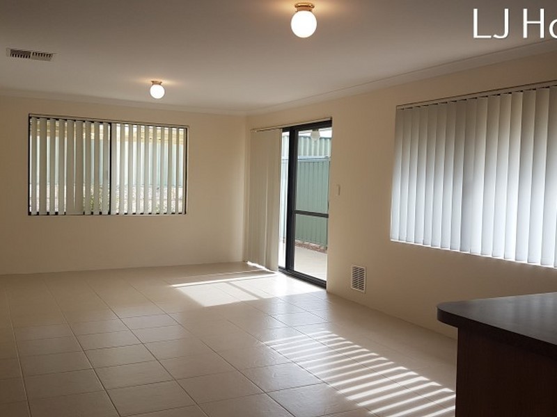 18 Kinsale Bend, Port Kennedy WA 6172