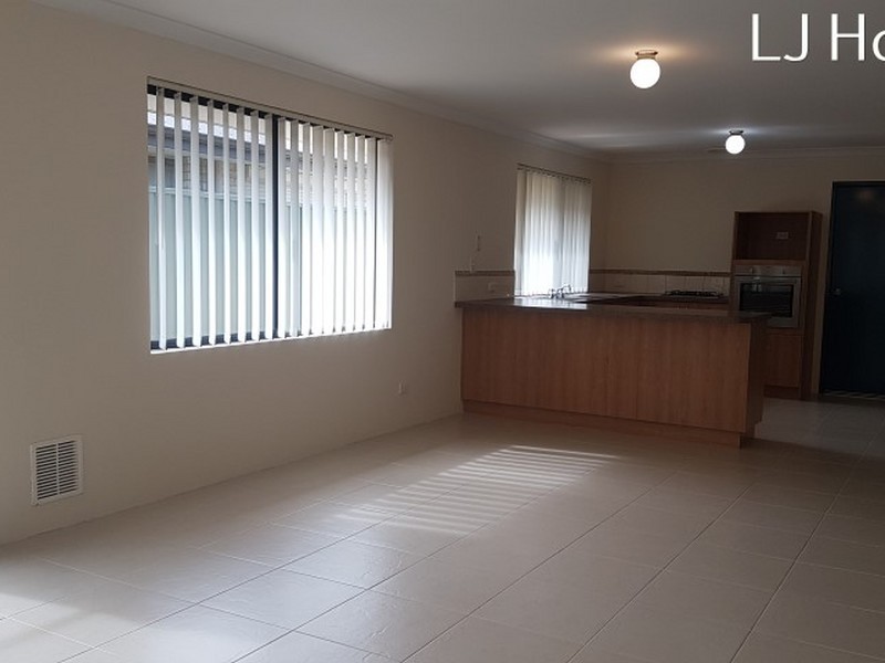 18 Kinsale Bend, Port Kennedy WA 6172