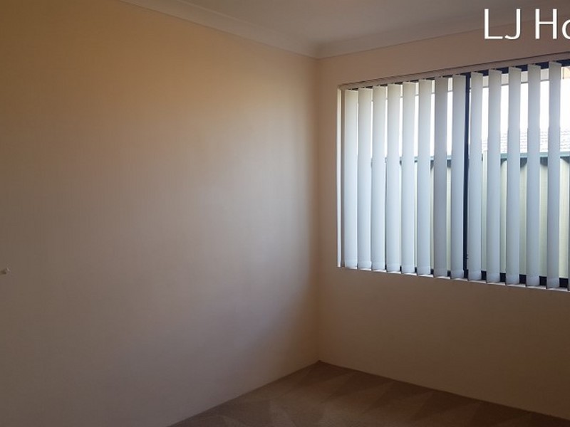 18 Kinsale Bend, Port Kennedy WA 6172