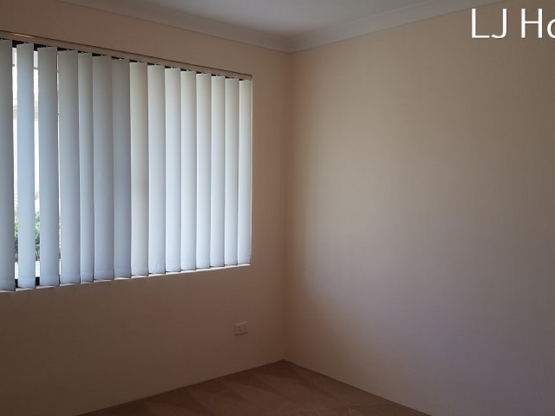 18 Kinsale Bend, Port Kennedy WA 6172