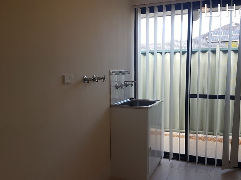 18 Kinsale Bend, Port Kennedy WA 6172