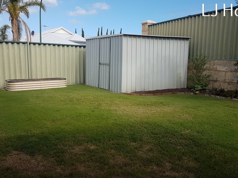 18 Kinsale Bend, Port Kennedy WA 6172