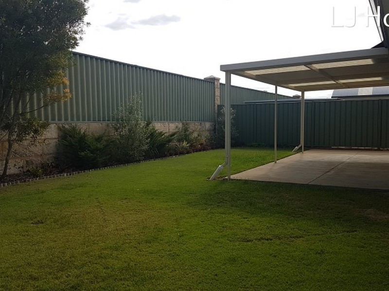 18 Kinsale Bend, Port Kennedy WA 6172