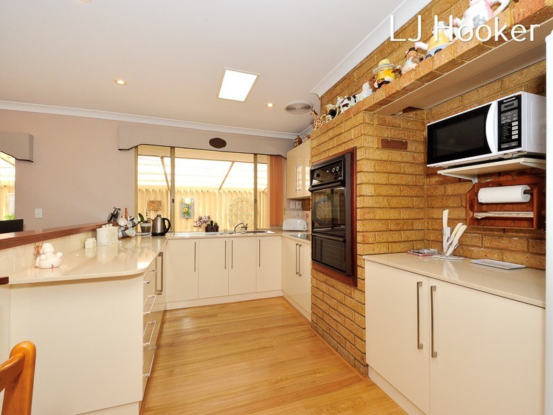 4 Fernando Place, Safety Bay WA 6169