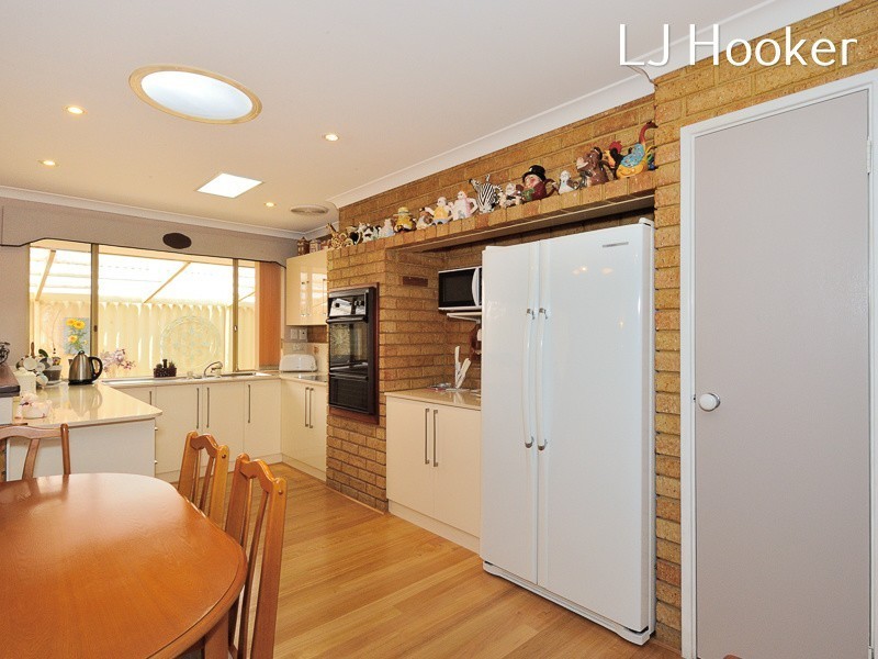 4 Fernando Place, Safety Bay WA 6169