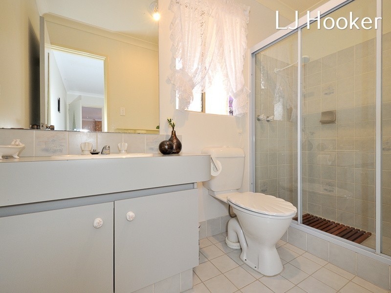 4 Fernando Place, Safety Bay WA 6169