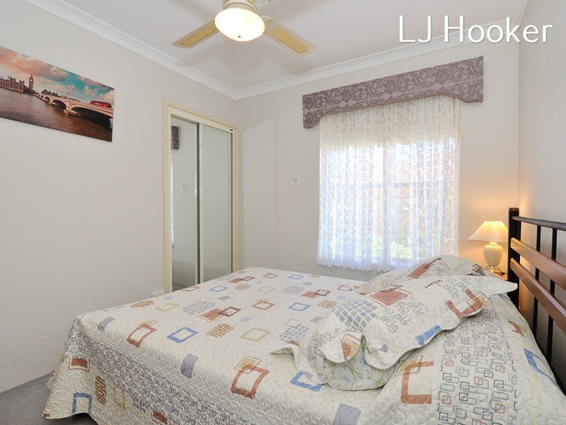 4 Fernando Place, Safety Bay WA 6169