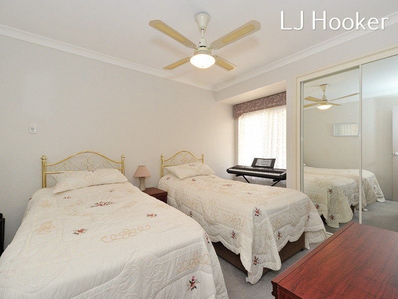 4 Fernando Place, Safety Bay WA 6169