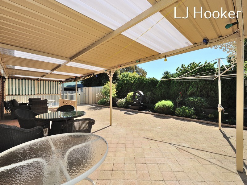 4 Fernando Place, Safety Bay WA 6169