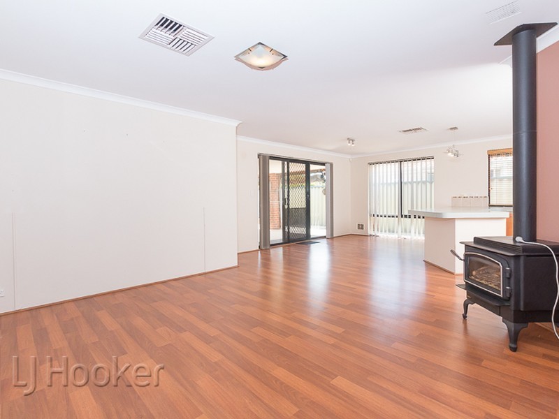 15 Cologne Gardens, Port Kennedy WA 6172