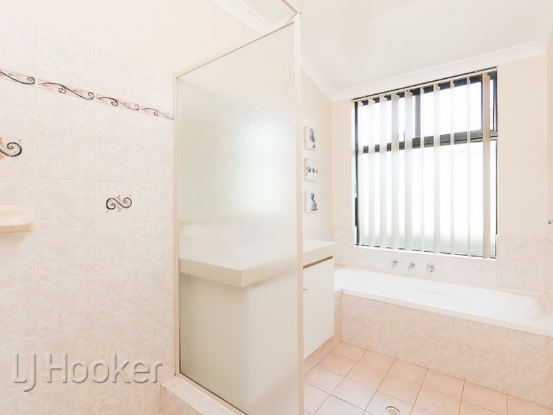 15 Cologne Gardens, Port Kennedy WA 6172