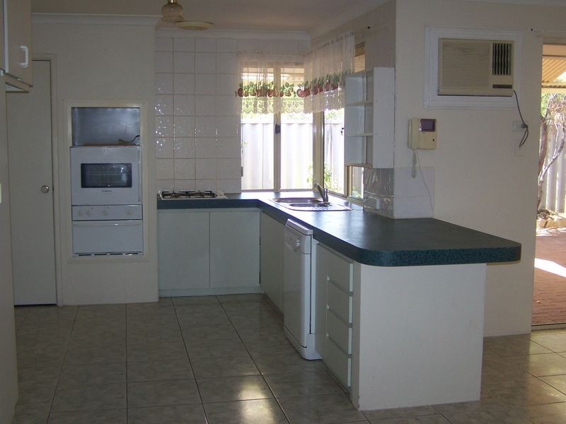 10 Delwood Court, Port Kennedy WA 6172