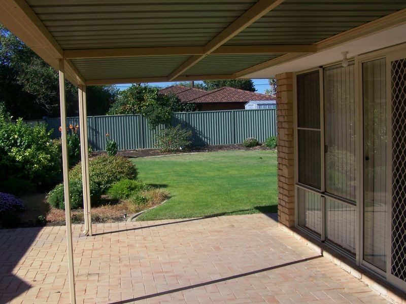 6 Salcombe Way, Warnbro WA 6169