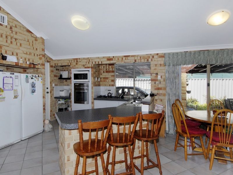 7 Glenelg Close, Warnbro WA 6169