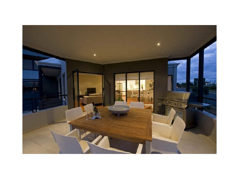 9 Cassey Street, Como WA 6152