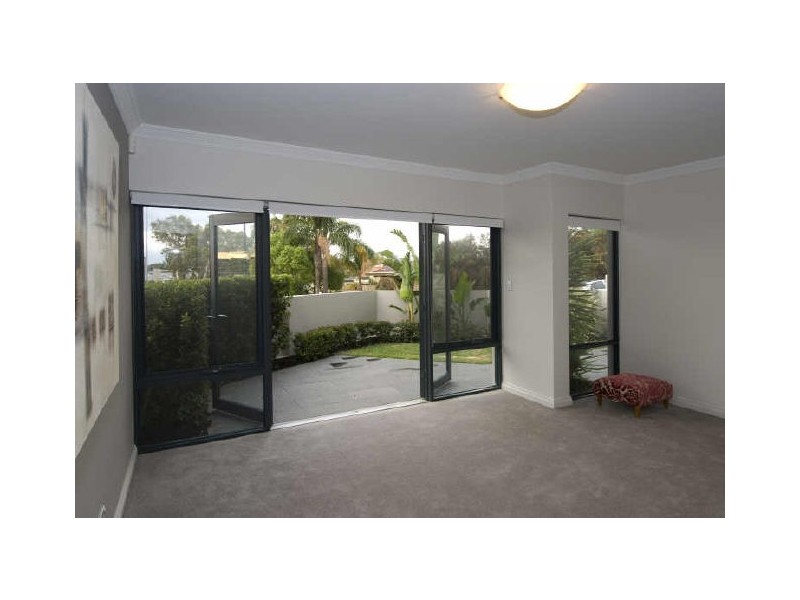 9 Cassey Street, Como WA 6152